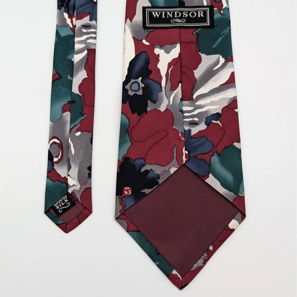 VTG Windsor Silk Tie Burgundy Red Abstract Floral Made in USA 58x4 Mens Necktie